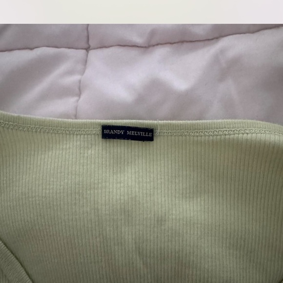 Light Green Button-Up Ribbed Top - Picture 3 of 4